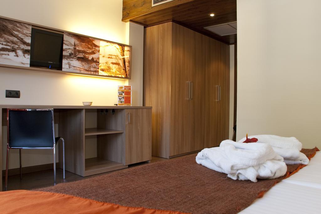 Nubahotel Vielha Quarto foto