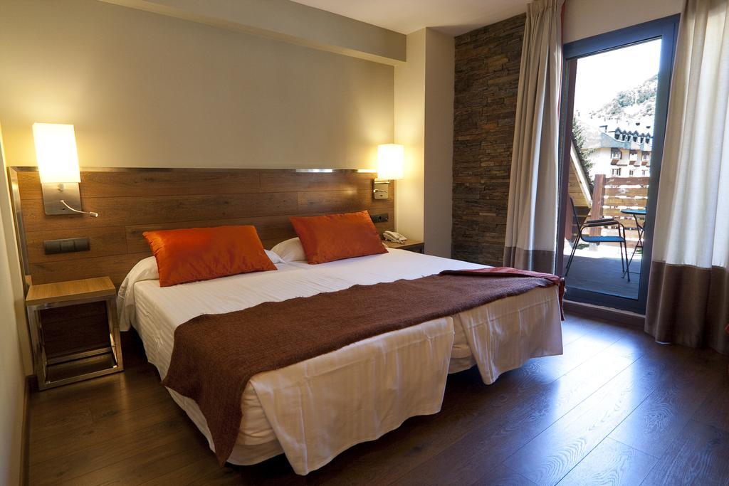 Nubahotel Vielha Quarto foto