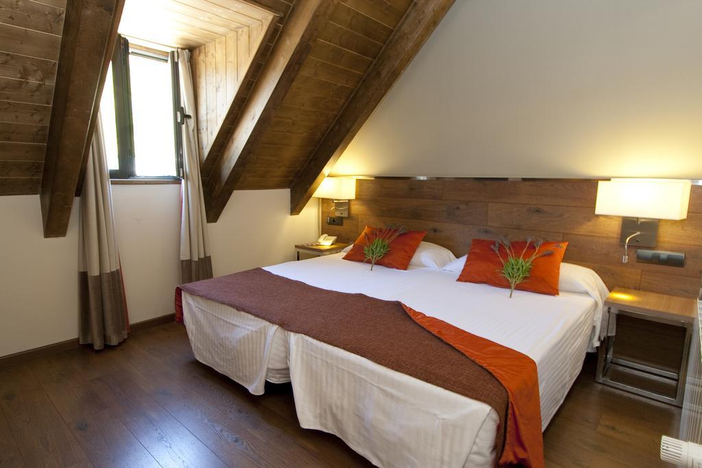 Nubahotel Vielha Quarto foto