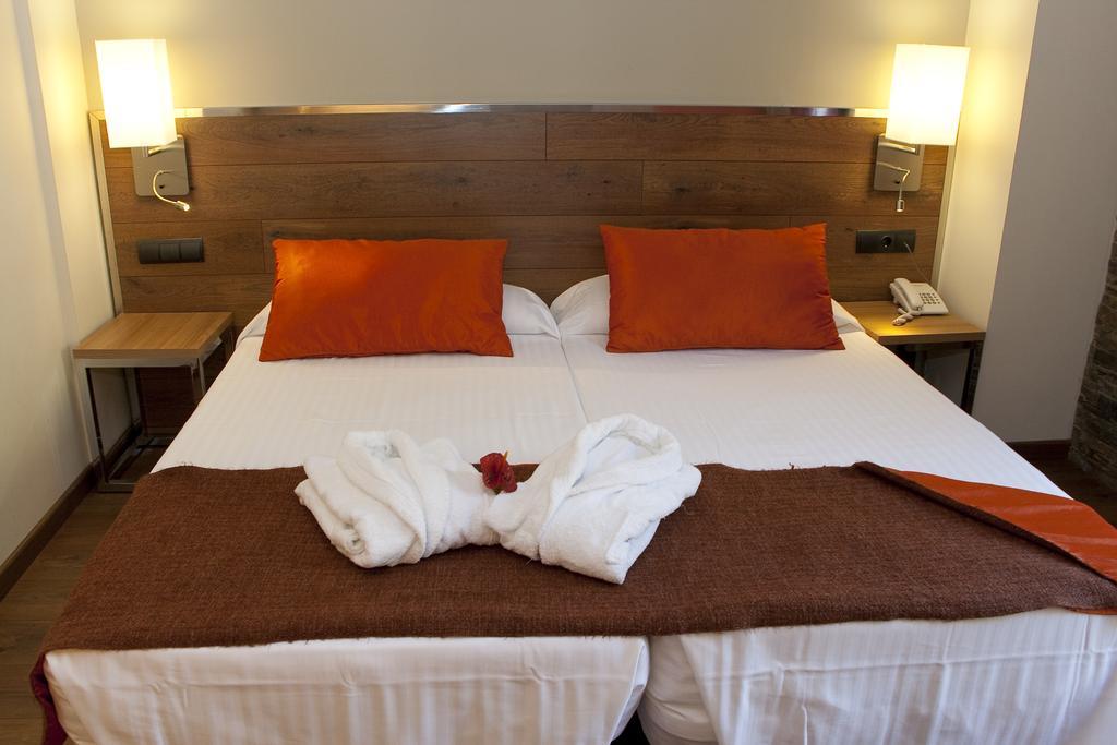 Nubahotel Vielha Quarto foto