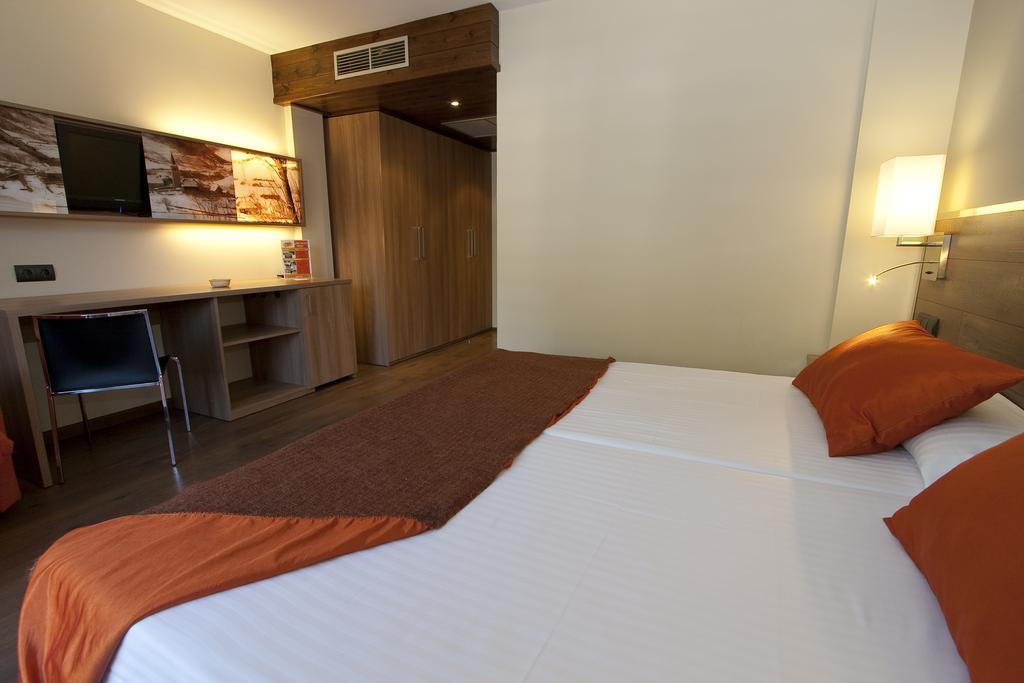 Nubahotel Vielha Quarto foto